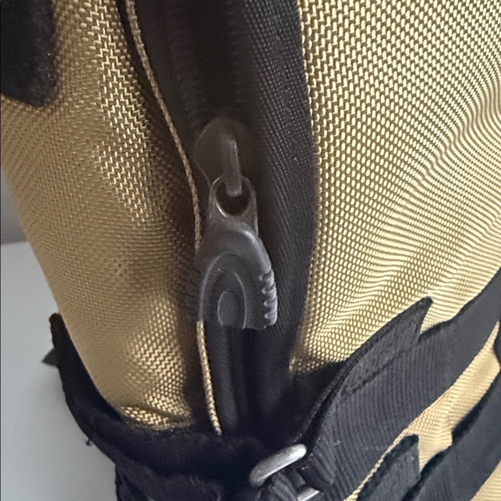 VINTAGE OAKLEY AP TACTICAL MESSENGER LAPTOP BAG MISSING STRAP AND BUCKLES SI - Picture 10 of 15